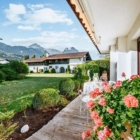 Alpine Garden Апартаменти *